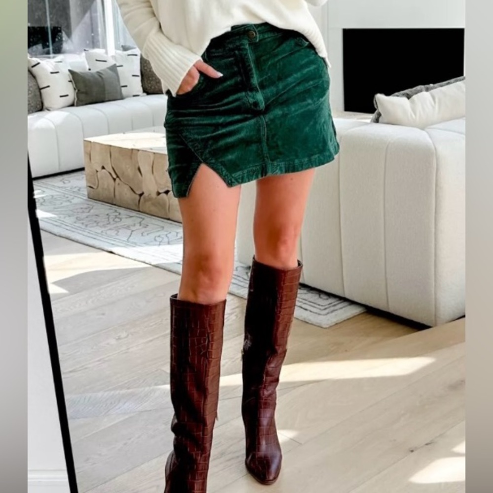 Pilcro by Anthropologie Olive Green Corduroy Slit Mini Skirt Womens Size 6P
